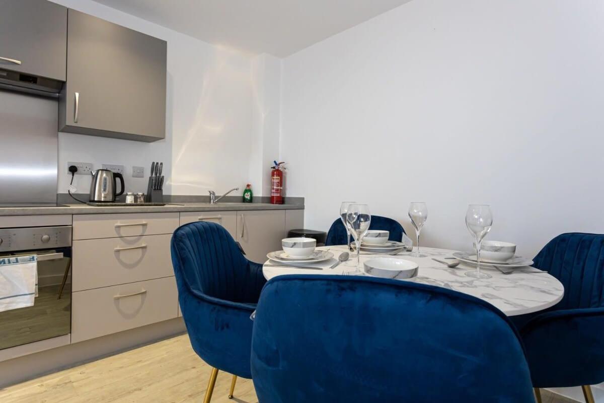 Modern 2 Bed Salford Apartment Stunning Views Mánchester Exterior foto