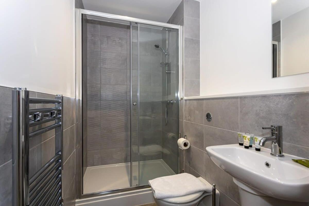 Modern 2 Bed Salford Apartment Stunning Views Mánchester Exterior foto