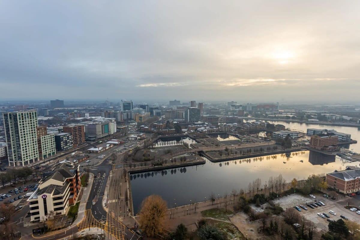 Modern 2 Bed Salford Apartment Stunning Views Mánchester Exterior foto